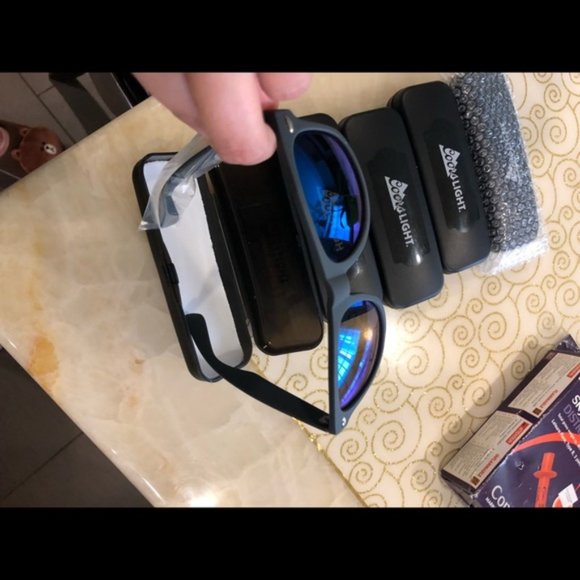 Cool Light Unisex Sunglasses Polarize Lenses Blue - Picture 7 of 8